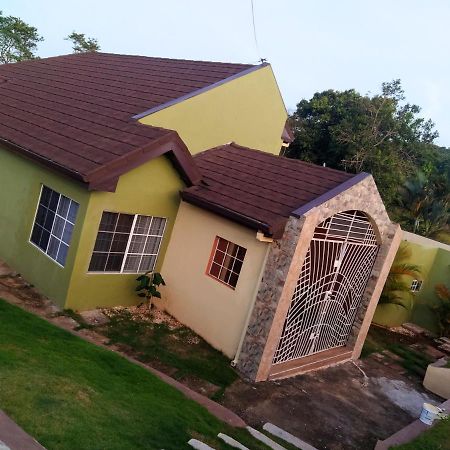 Gables Vacation Rentals With Private Gated Parking Onsite Knockpatrick エクステリア 写真