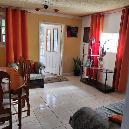 Gables Vacation Rentals With Private Gated Parking Onsite Knockpatrick エクステリア 写真