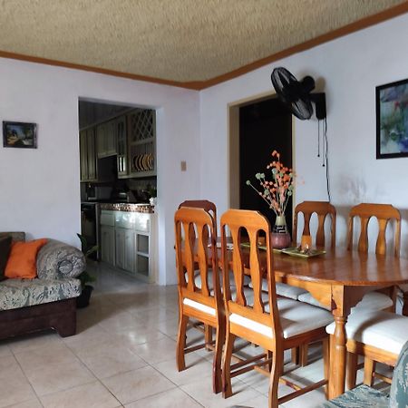 Gables Vacation Rentals With Private Gated Parking Onsite Knockpatrick エクステリア 写真