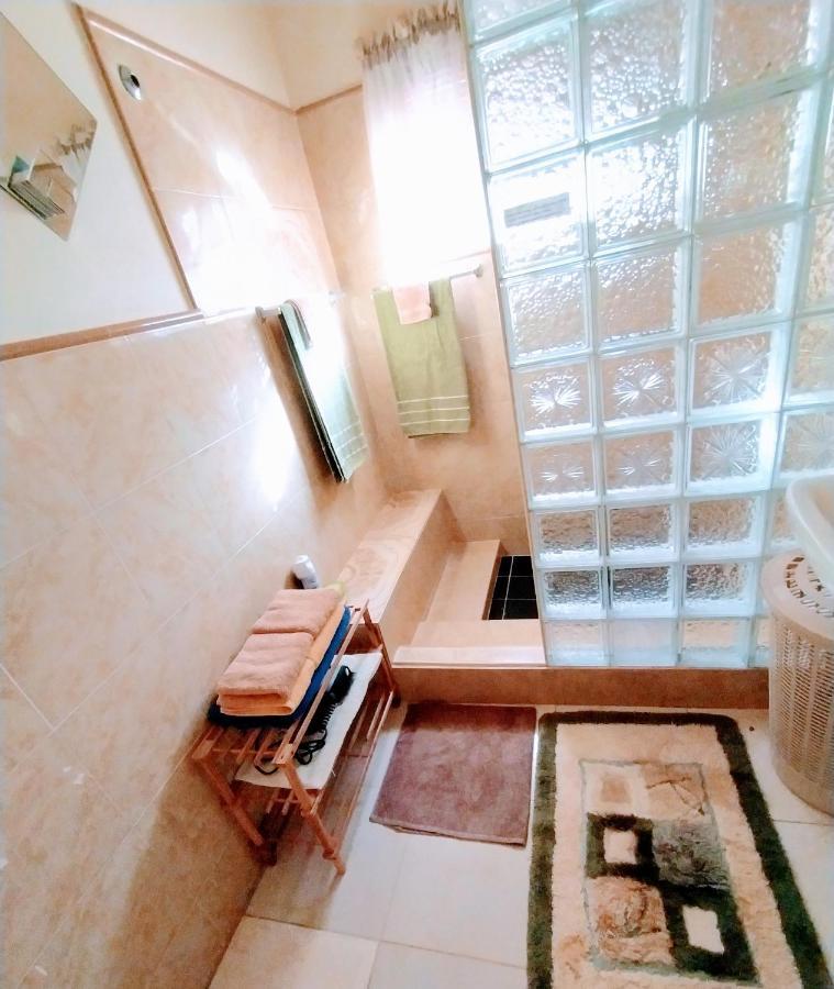 Gables Vacation Rentals With Private Gated Parking Onsite Knockpatrick エクステリア 写真