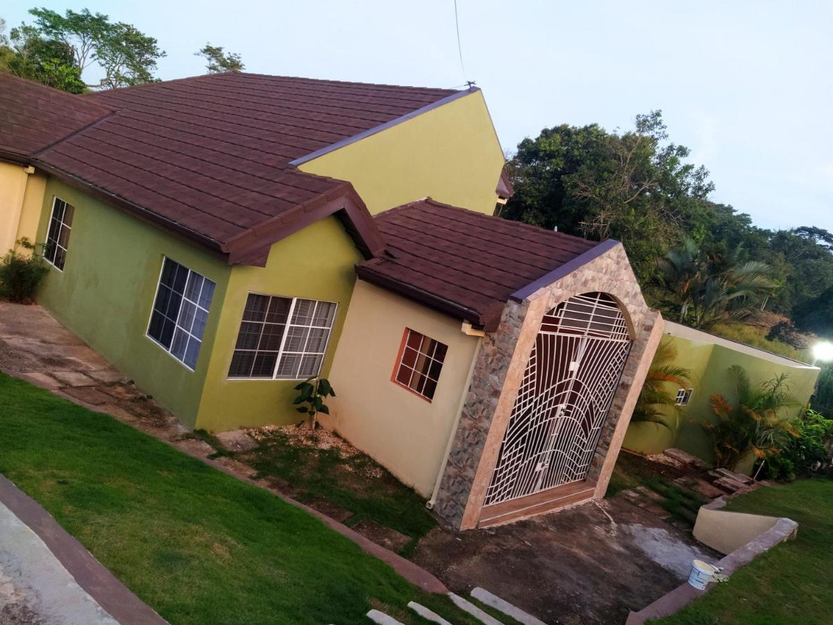 Gables Vacation Rentals With Private Gated Parking Onsite Knockpatrick エクステリア 写真