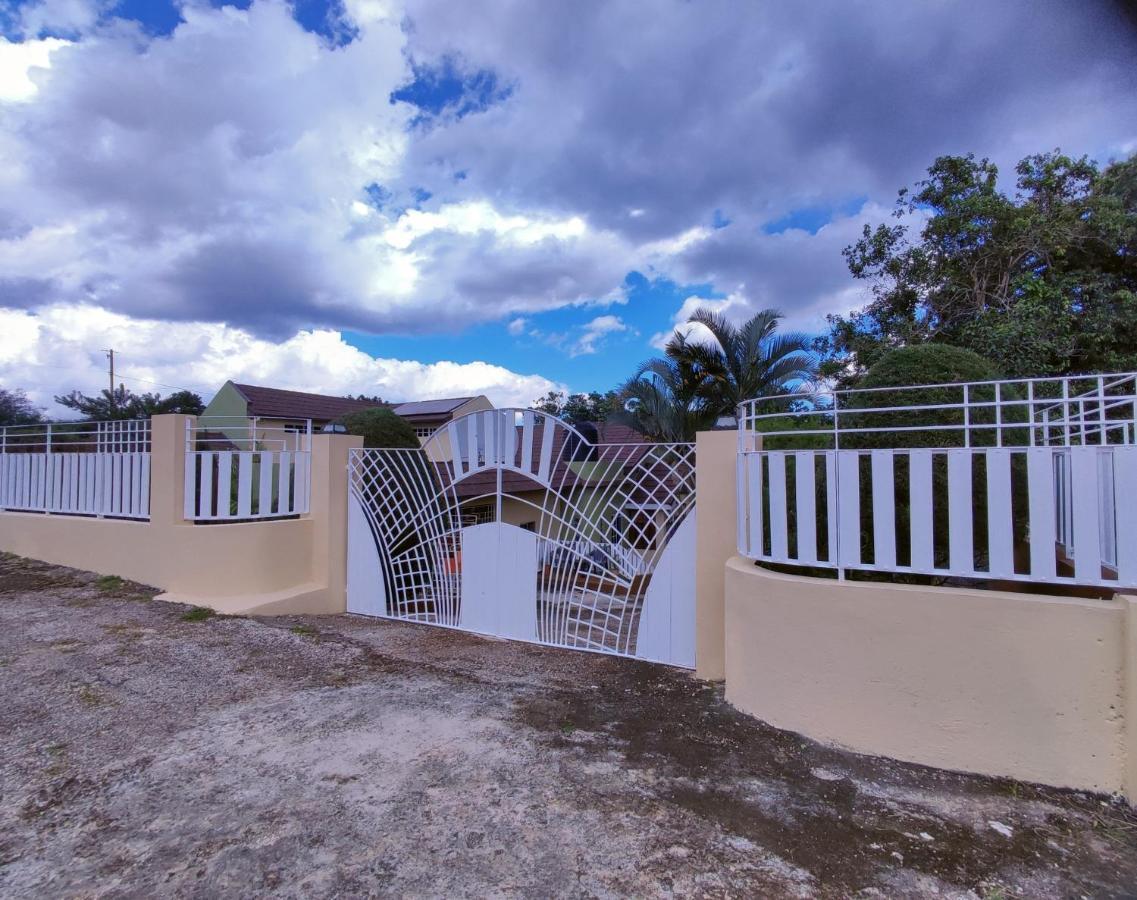 Gables Vacation Rentals With Private Gated Parking Onsite Knockpatrick エクステリア 写真